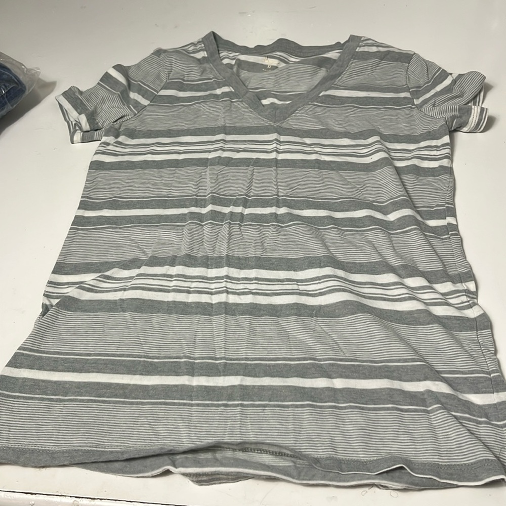 Ana XS Gray Short Sleeve V Neck Striped White Basic T Shirt